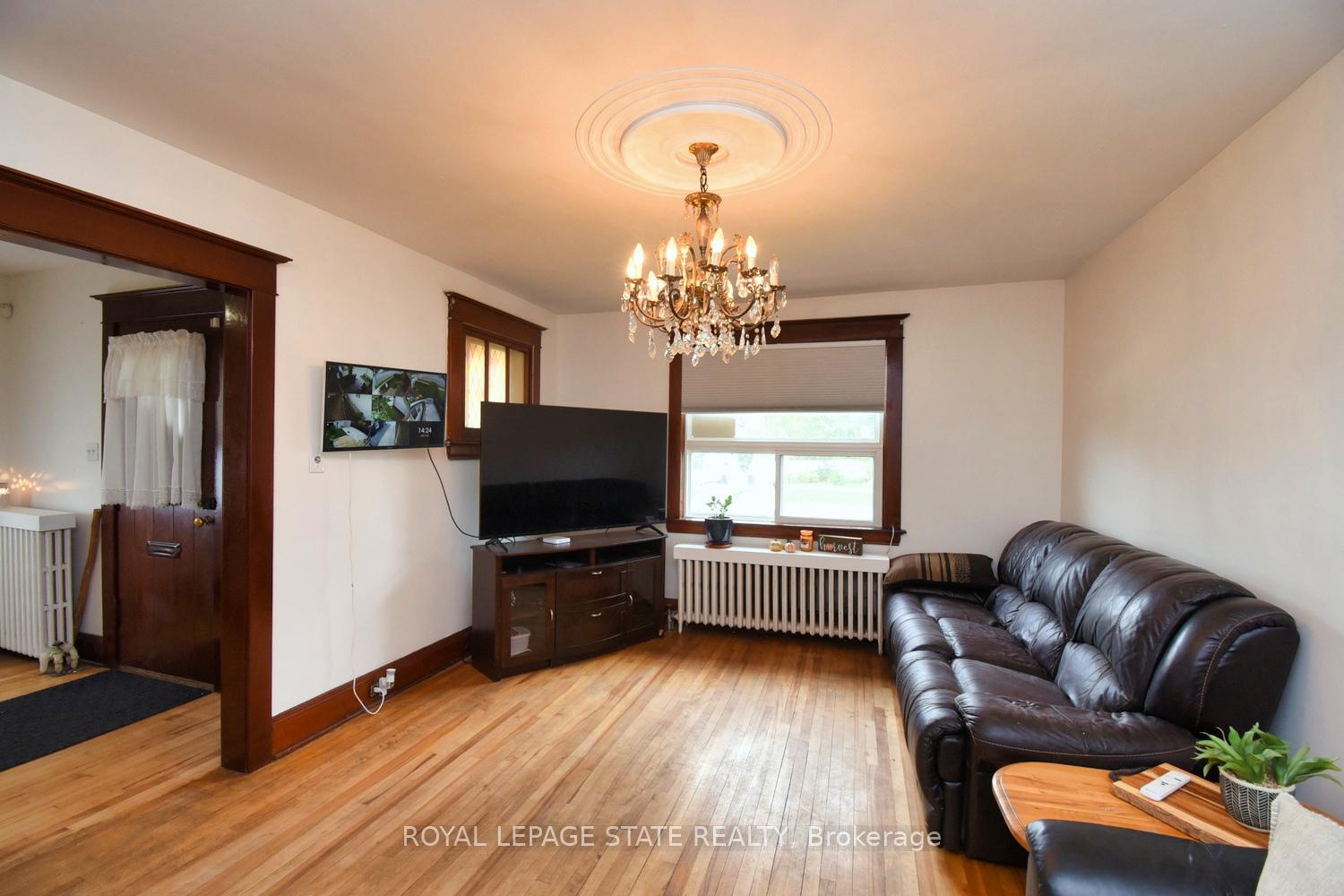 Photo 7 of 122 Clara Street, Thorold, Allanburg/Thorold South — HOMEH