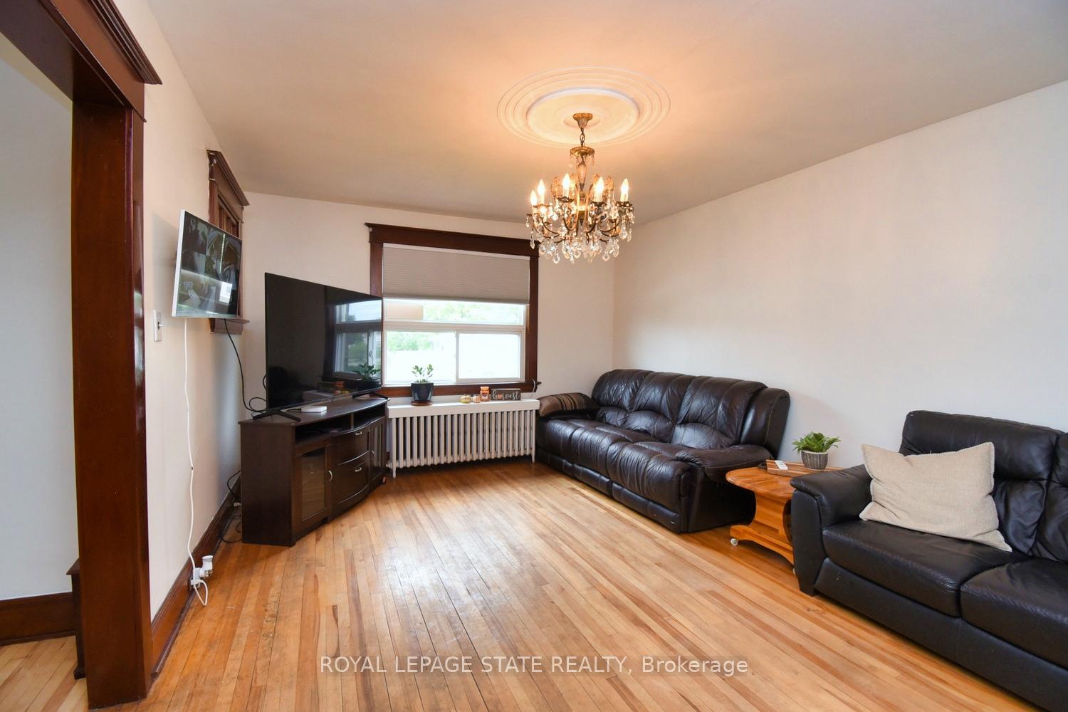 Photo 9 of 122 Clara Street, Thorold, Allanburg/Thorold South — HOMEH