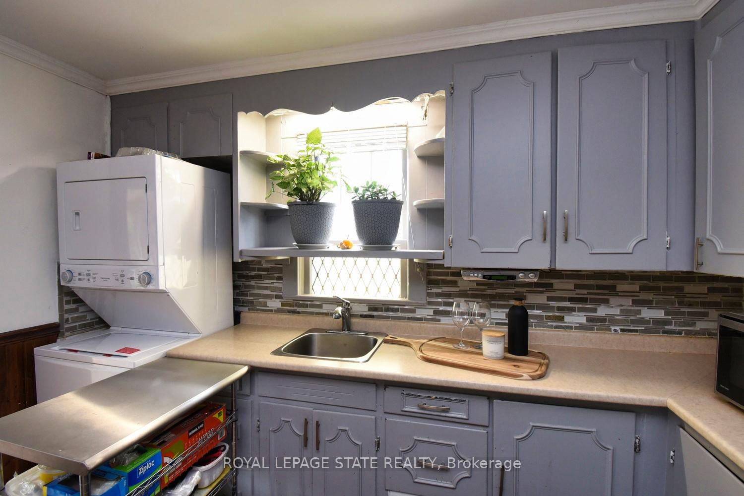Photo 10 of 122 Clara Street, Thorold, Allanburg/Thorold South — HOMEH