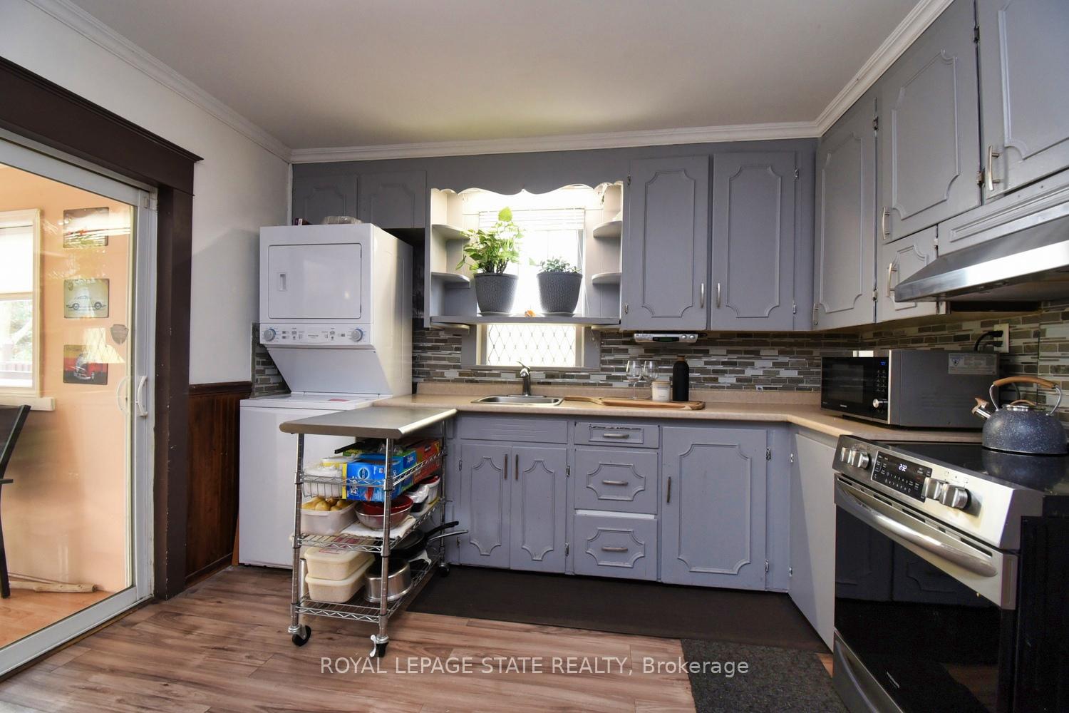 Photo 12 of 122 Clara Street, Thorold, Allanburg/Thorold South — HOMEH