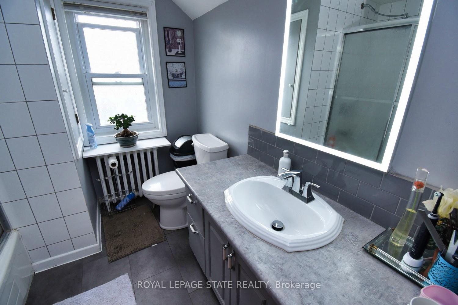 Photo 24 of 122 Clara Street, Thorold, Allanburg/Thorold South — HOMEH