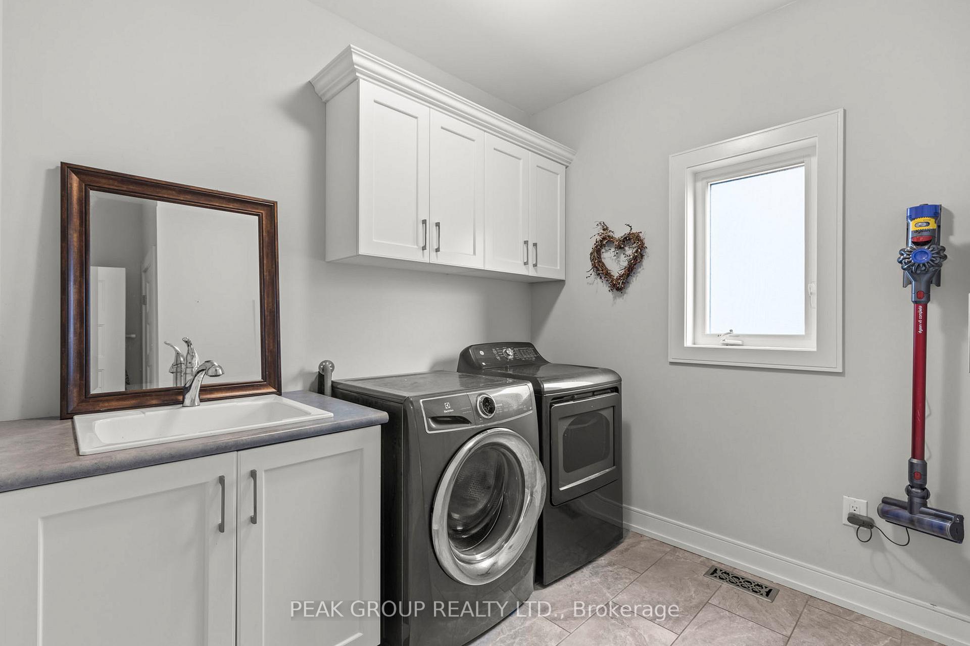 Photo 8 of 28 Venture Way, Thorold, Rolling Meadows — HOMEH