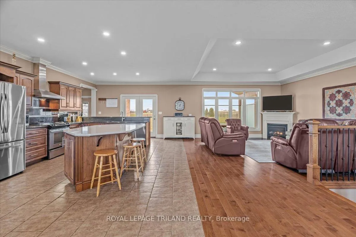 Photo 57 of 9416 Hickory Drive, Adelaide Metcalfe, Rural Adelaide Metcalfe — HOMEH