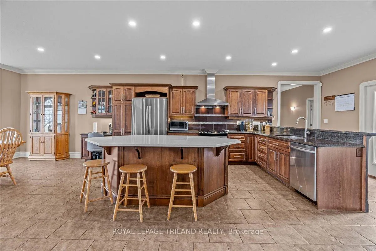 Photo 64 of 9416 Hickory Drive, Adelaide Metcalfe, Rural Adelaide Metcalfe — HOMEH