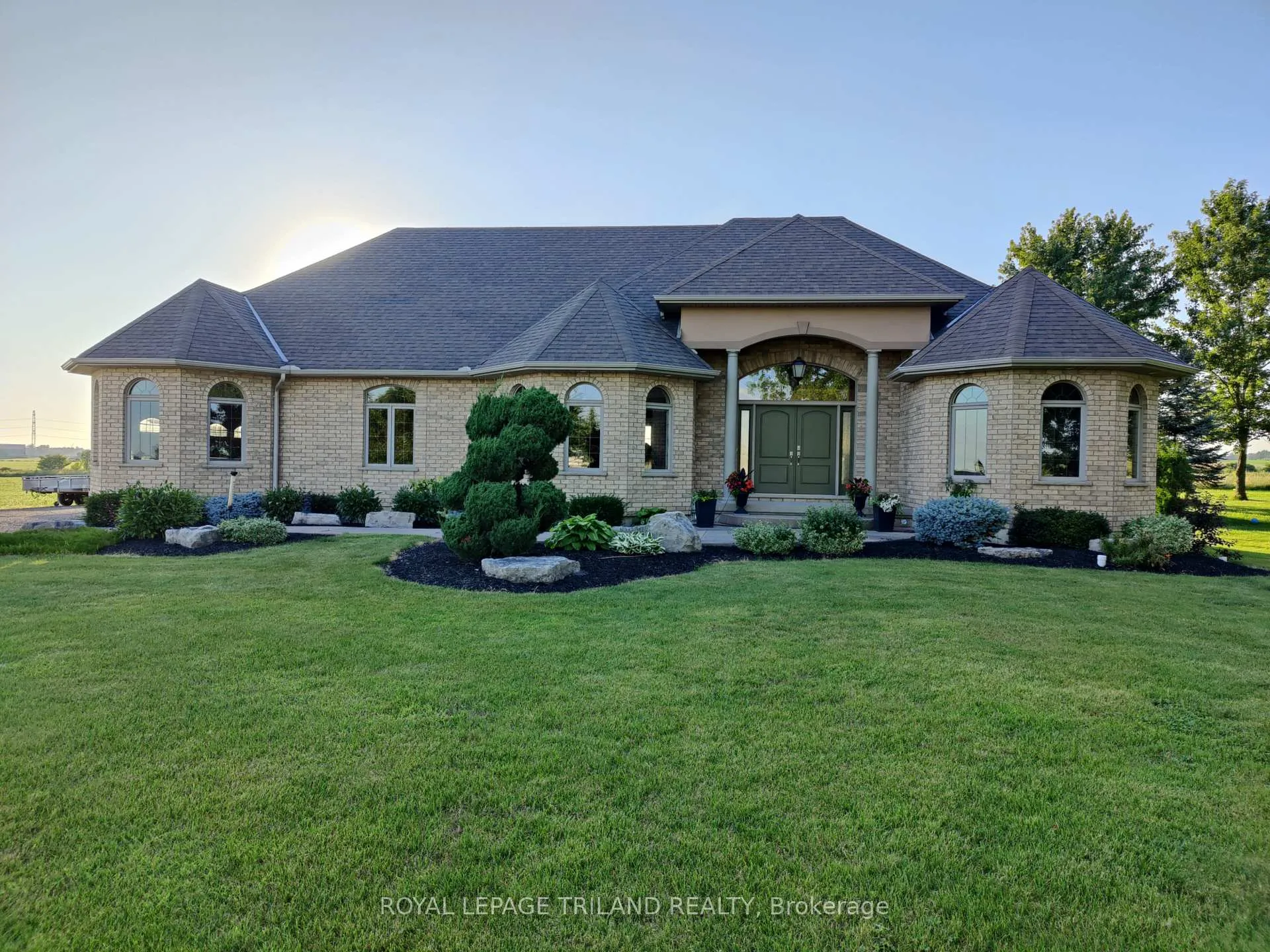 Photo 361 of 9416 Hickory Drive, Adelaide Metcalfe, Rural Adelaide Metcalfe — HOMEH