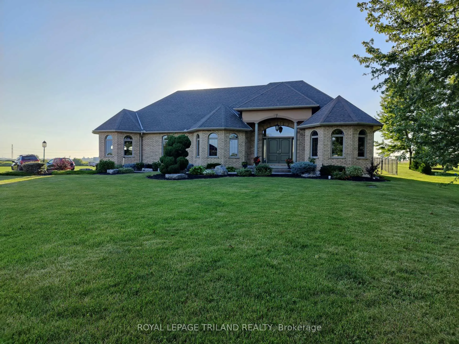 Photo 374 of 9416 Hickory Drive, Adelaide Metcalfe, Rural Adelaide Metcalfe — HOMEH