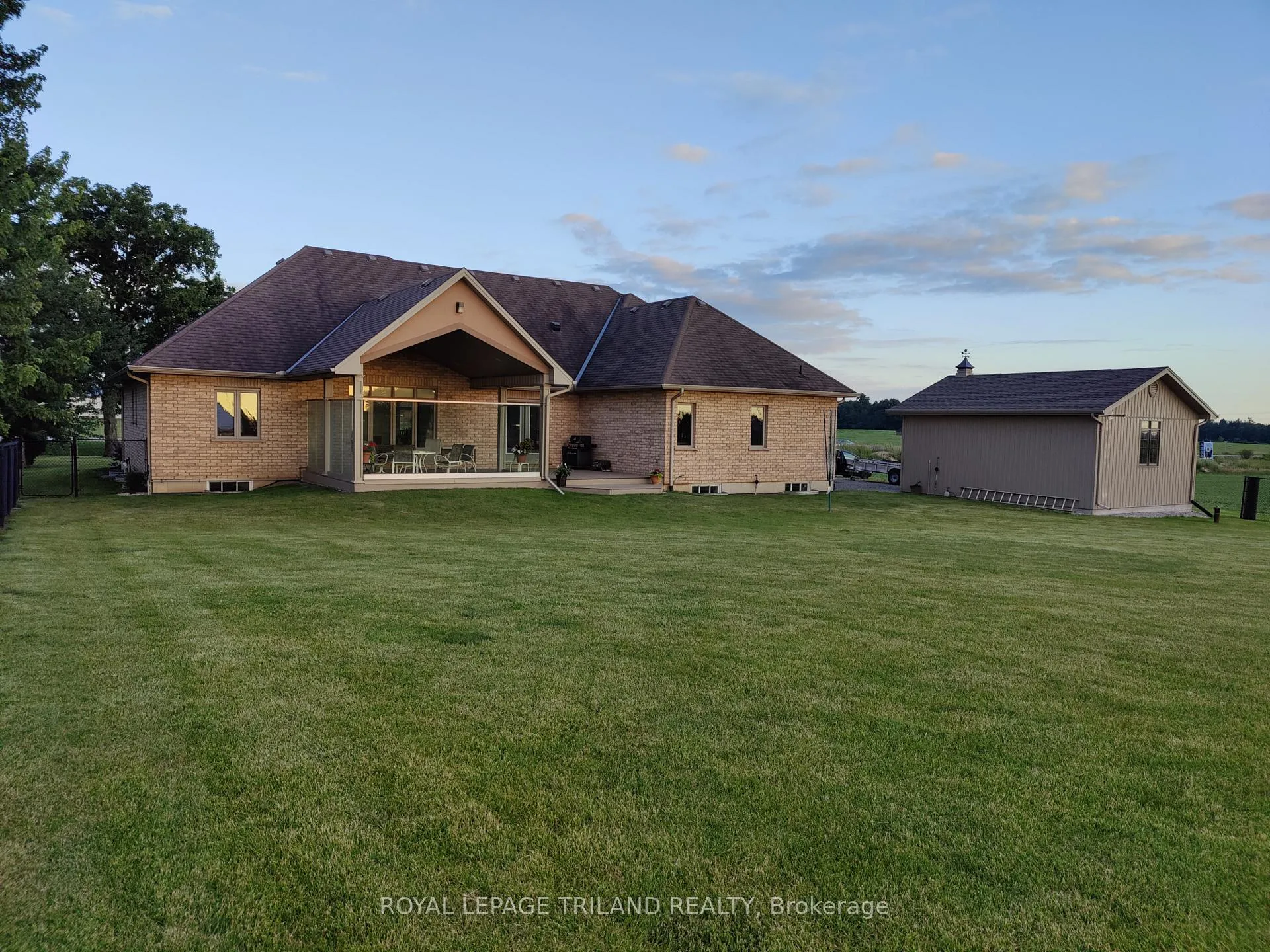 Photo 390 of 9416 Hickory Drive, Adelaide Metcalfe, Rural Adelaide Metcalfe — HOMEH