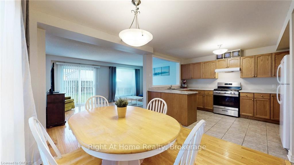 Photo 12 of 74 Raspberry Trail, Thorold, Confederation Heights — HOMEH