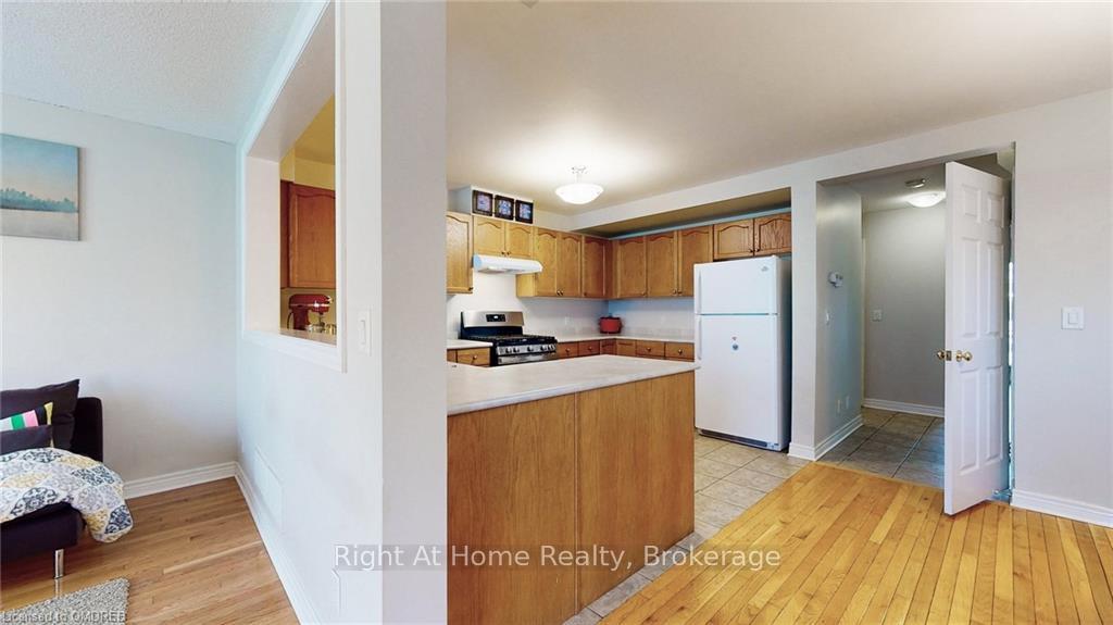 Photo 13 of 74 Raspberry Trail, Thorold, Confederation Heights — HOMEH