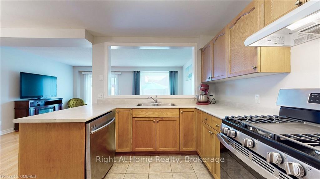 Photo 15 of 74 Raspberry Trail, Thorold, Confederation Heights — HOMEH