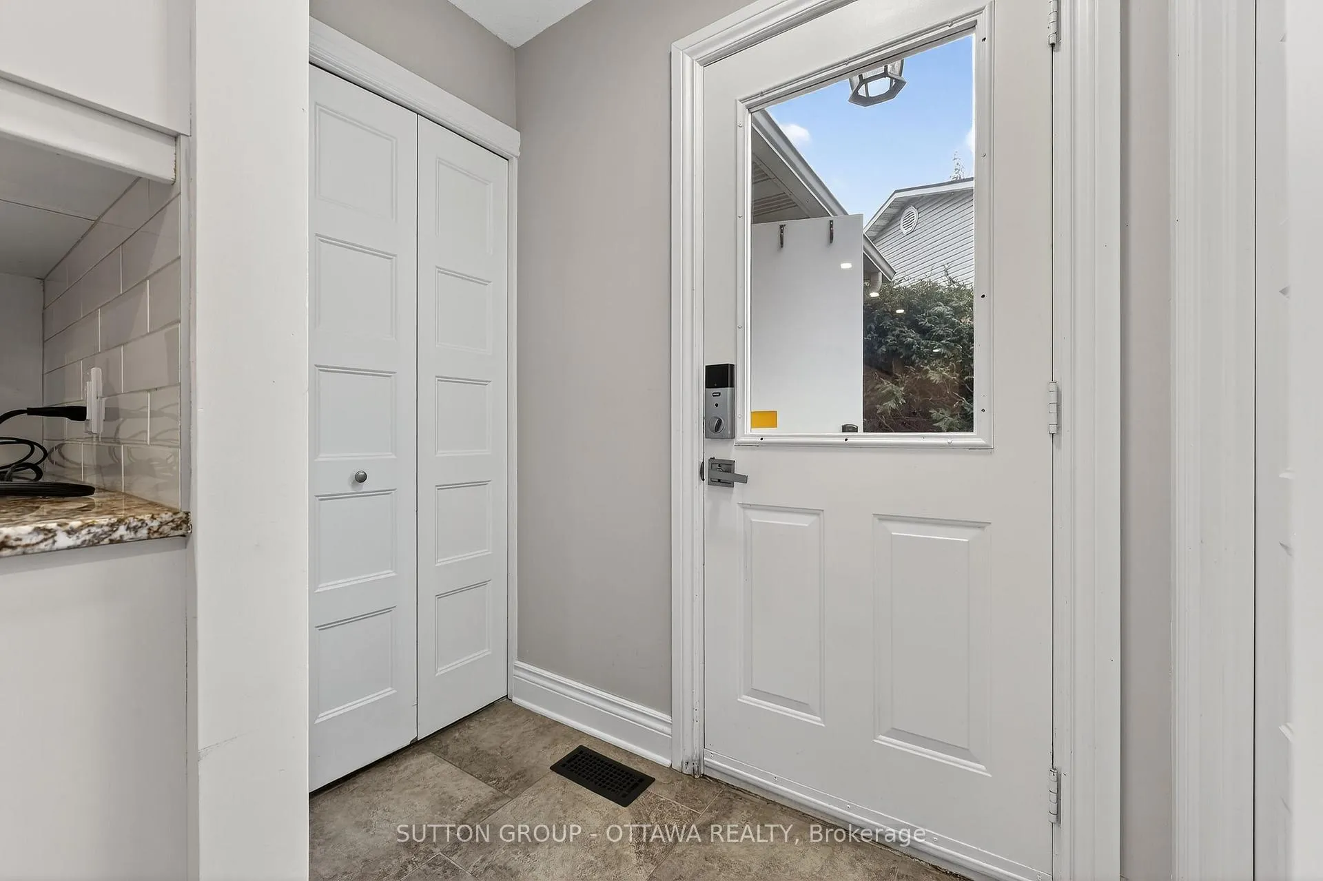 Photo 116 of 25 Southpark Drive, Ottawa, Blackburn Hamlet — HOMEH