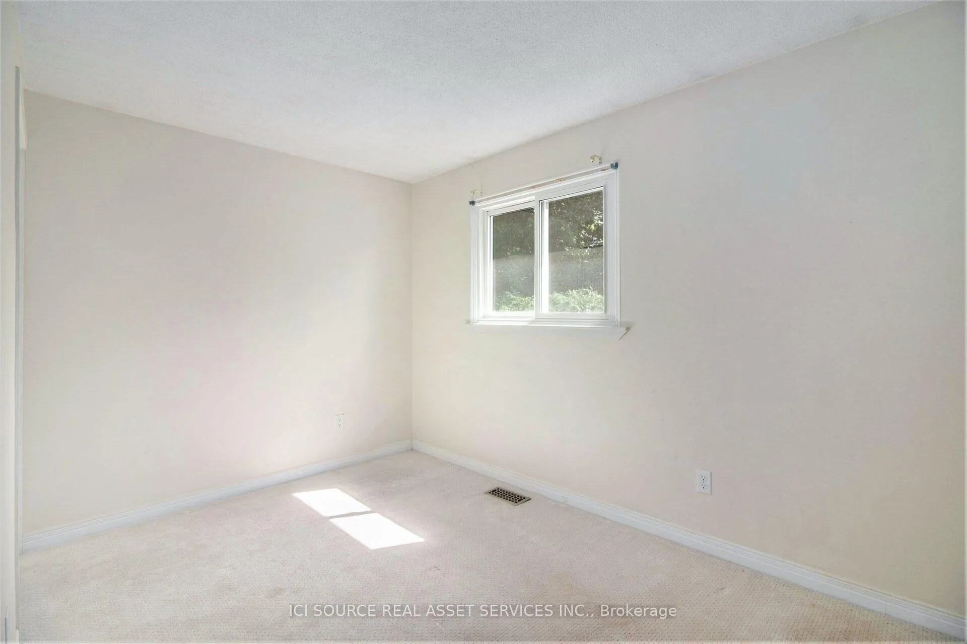 Photo 124 of 31 Wedgewood Crescent, Ottawa, Blackburn Hamlet — HOMEH