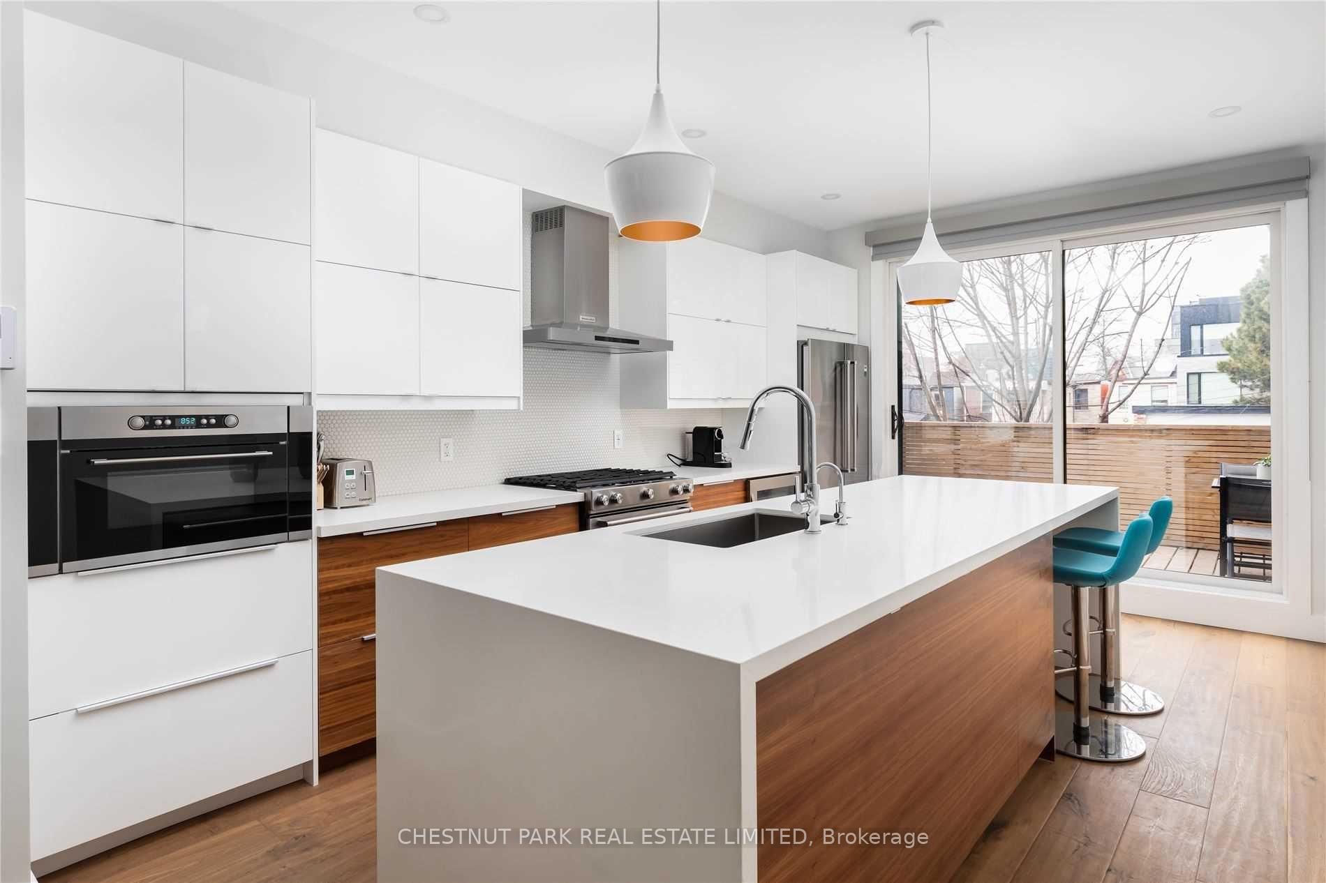 Photo 4 of Unit Upper, 132 Shaw Street, Toronto, Trinity-Bellwoods — HOMEH