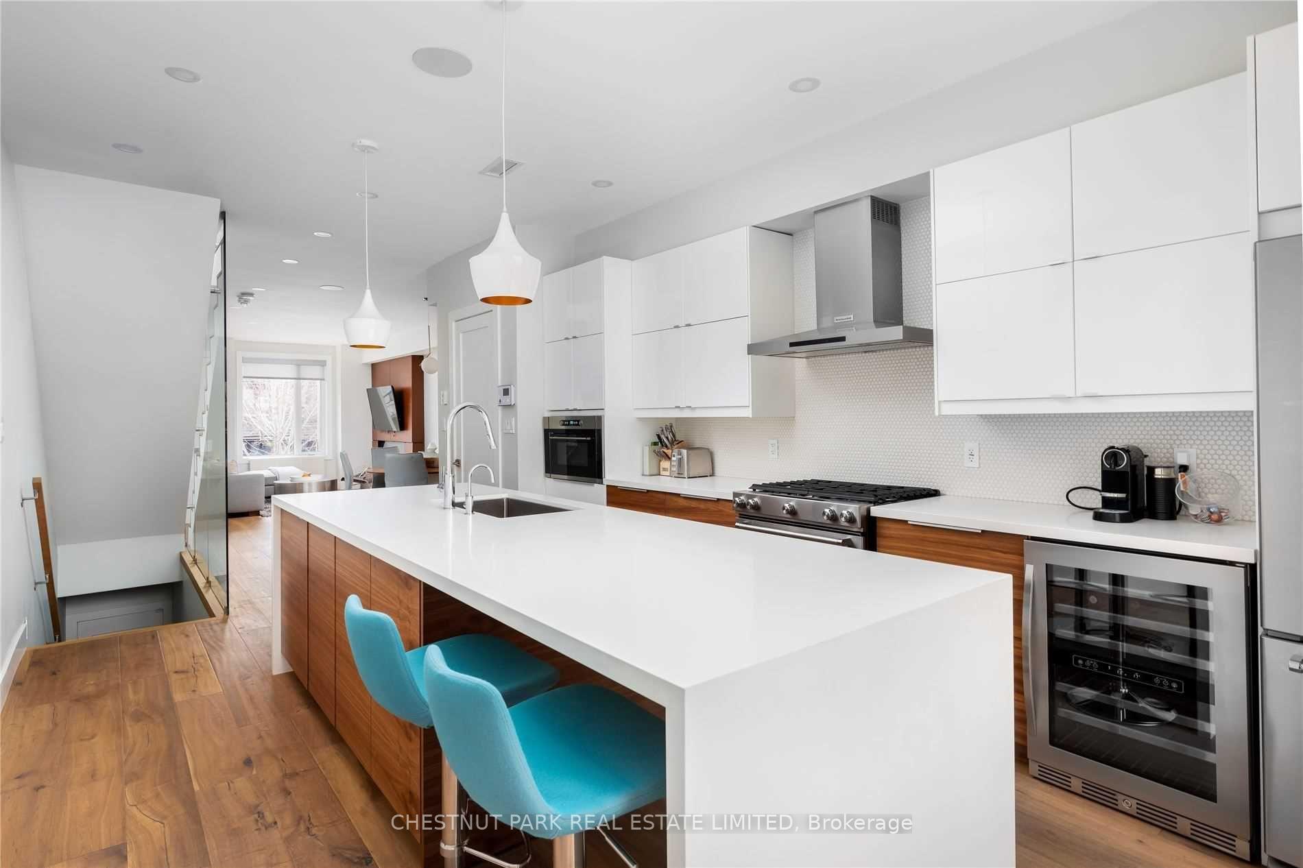 Photo 5 of Unit Upper, 132 Shaw Street, Toronto, Trinity-Bellwoods — HOMEH