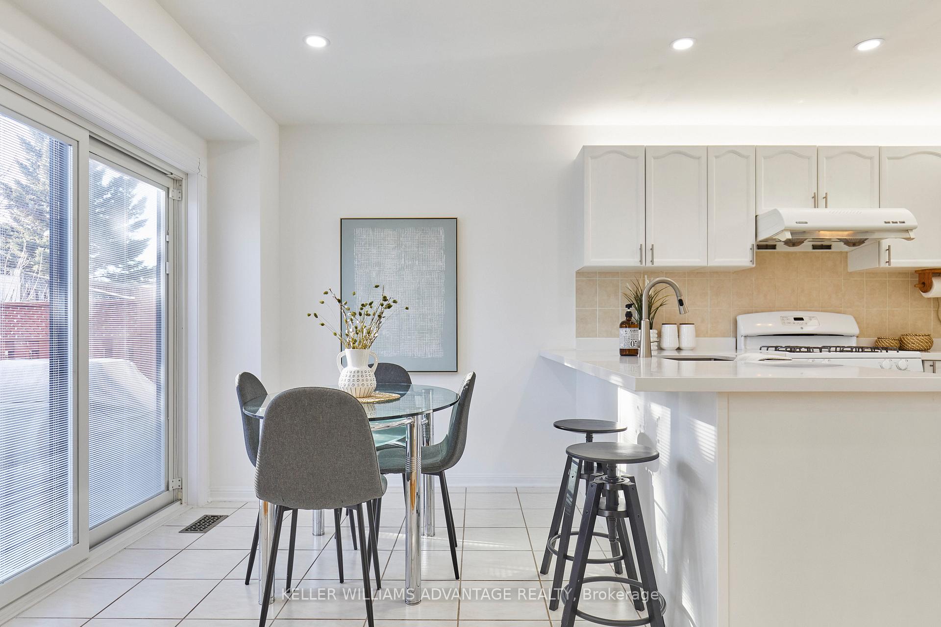 Photo 10 of 18 Hummingbird Drive, Scarborough, Rouge — HOMEH