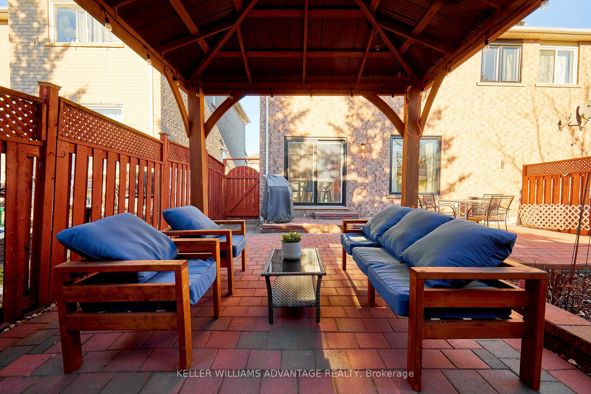 Photo 11 of 18 Hummingbird Drive, Scarborough, Rouge — HOMEH