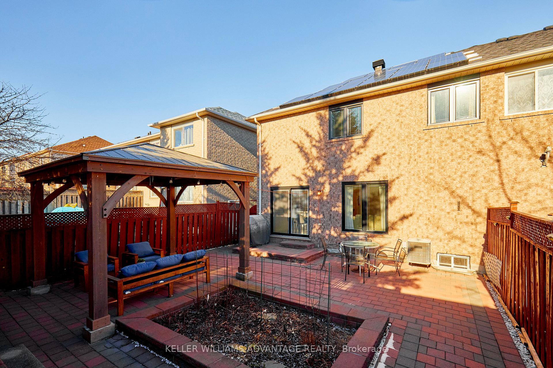 Photo 14 of 18 Hummingbird Drive, Scarborough, Rouge — HOMEH
