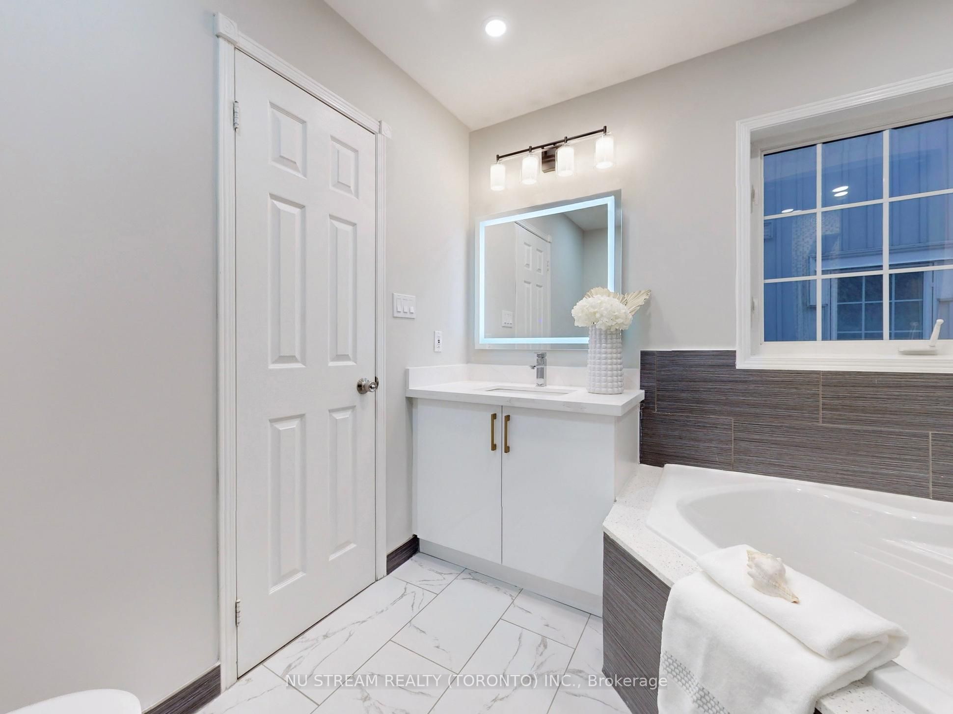 Photo 59 of 97 The Fairways, Markham, Angus Glen — HOMEH