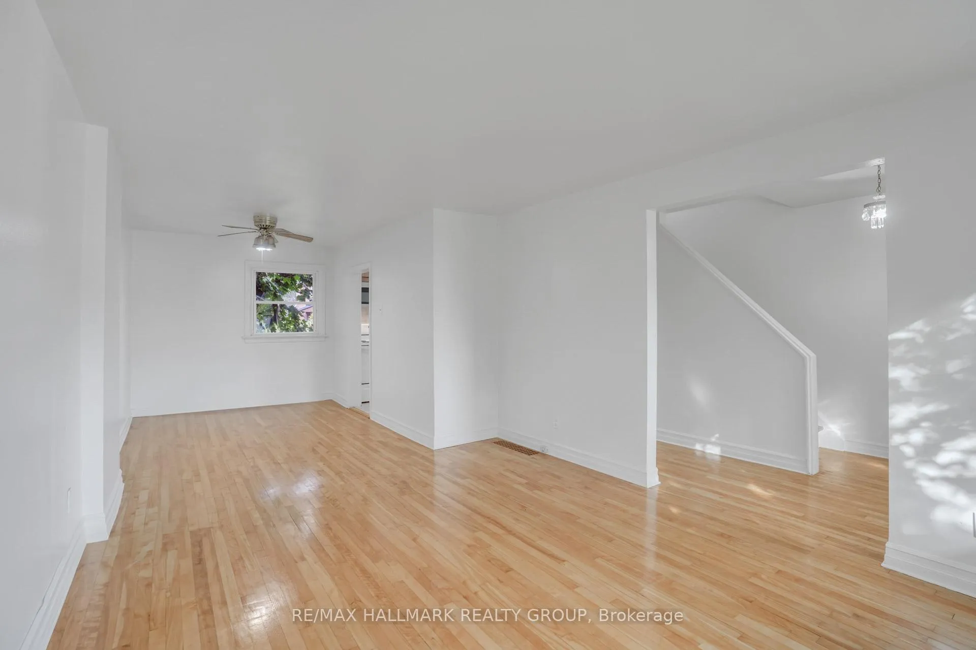 Photo 59 of 2496 Clementine Boulevard W, Ottawa, Heron Park — HOMEH