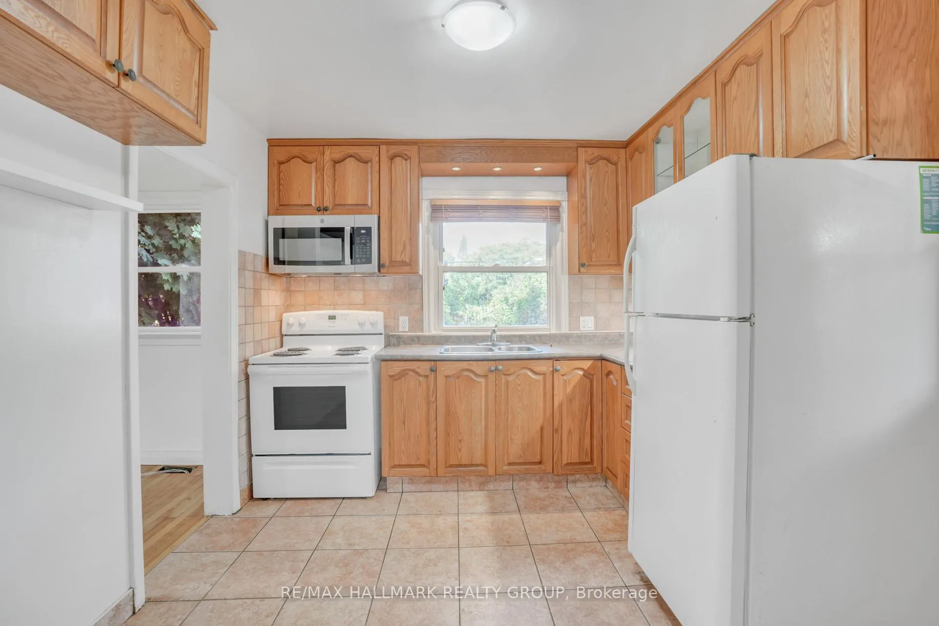 Photo 92 of 2496 Clementine Boulevard W, Ottawa, Heron Park — HOMEH