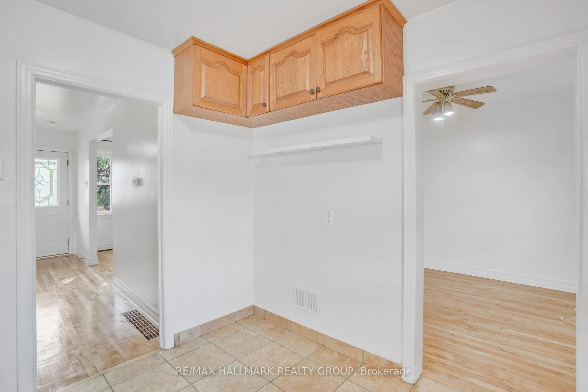 Photo 108 of 2496 Clementine Boulevard W, Ottawa, Heron Park — HOMEH