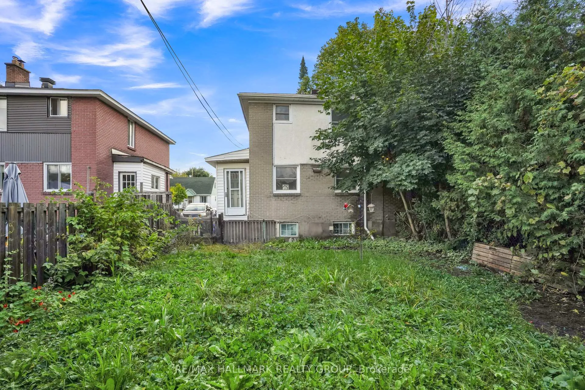 Photo 250 of 2496 Clementine Boulevard W, Ottawa, Heron Park — HOMEH