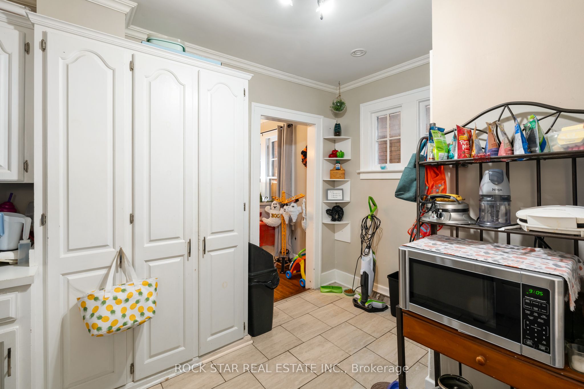 Photo 32 of 2284 Fraser Avenue, Windsor — HOMEH