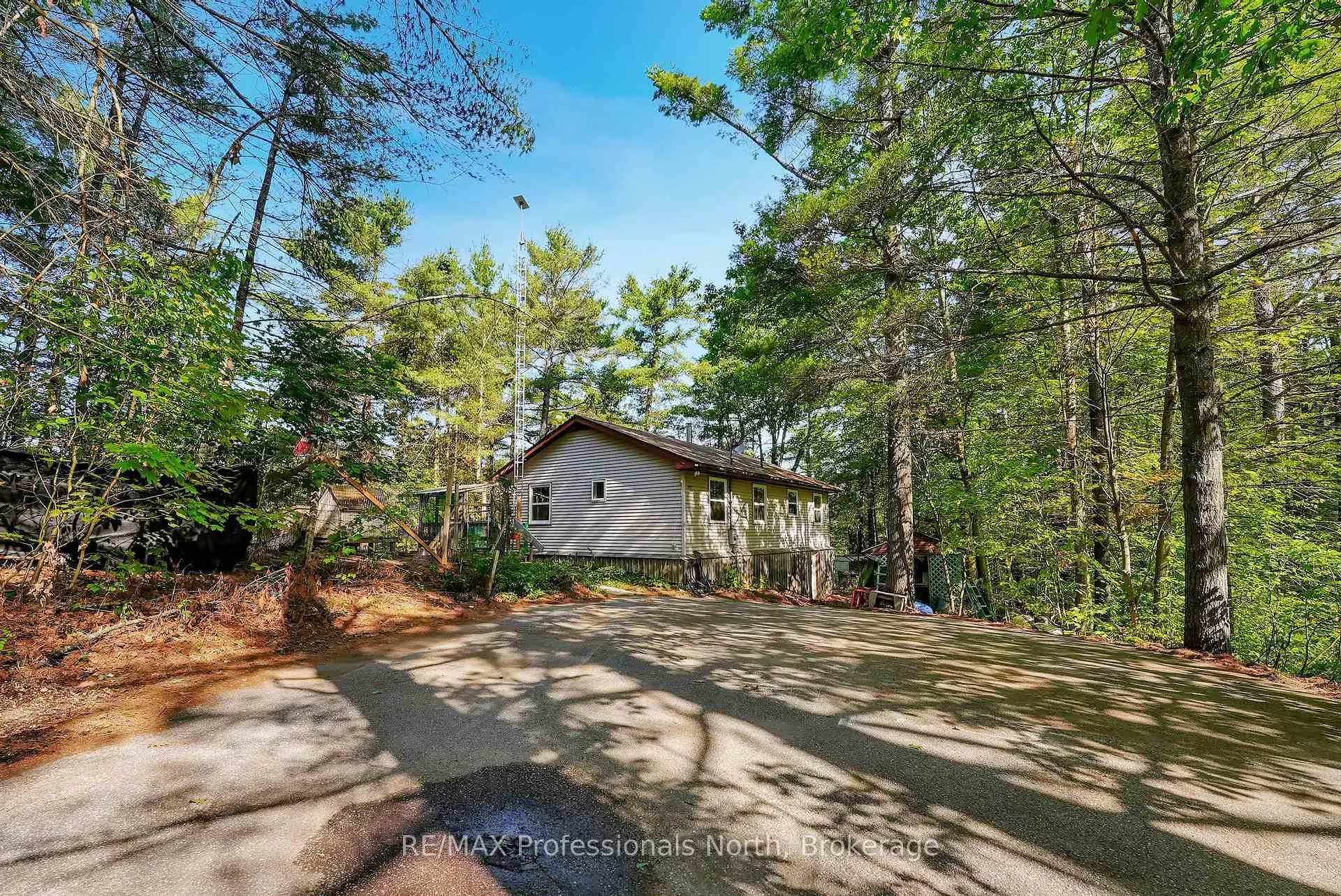 Photo 4 of 1021 Millwoods Road, Algonquin Highlands, Stanhope — HOMEH