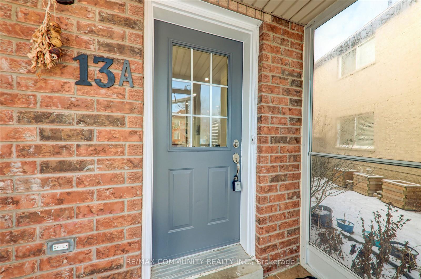 Photo 3 of 13A Canoe Crescent, Scarborough, Rouge — HOMEH
