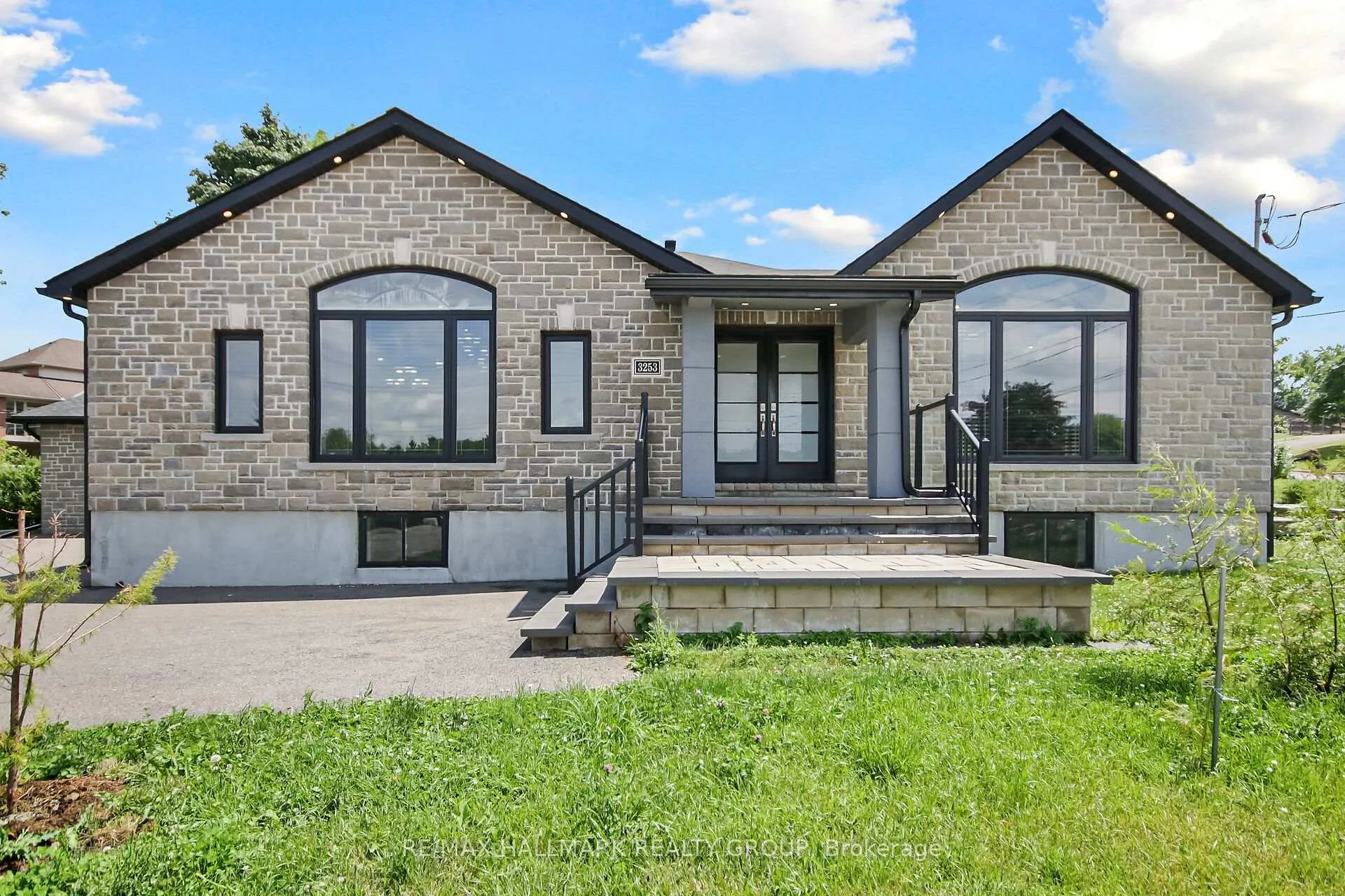 Photo 5 of 3253 Riverside Drive, Ottawa, Mooneys Bay/Revelstoke — HOMEH
