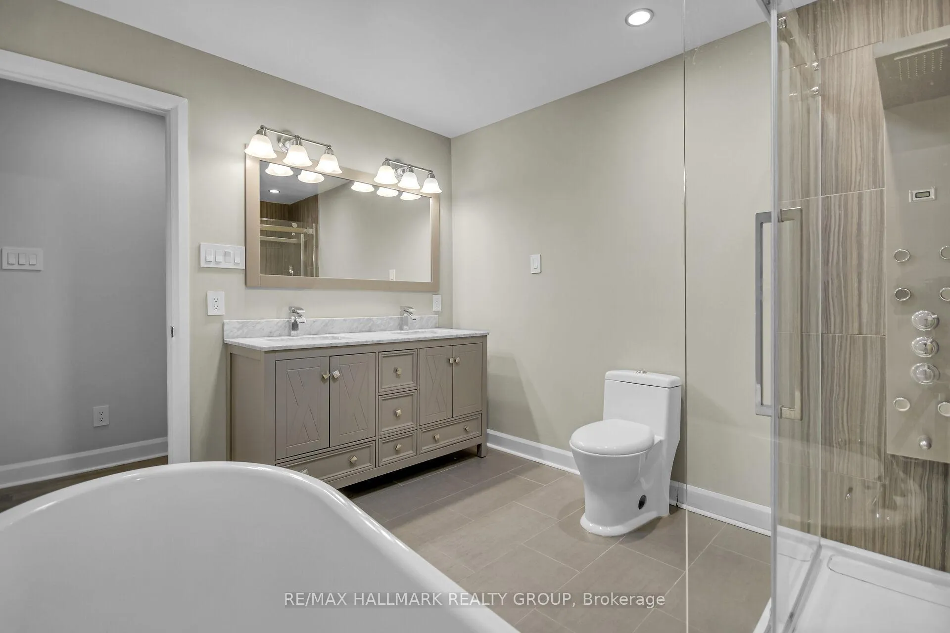 Photo 186 of 3253 Riverside Drive, Ottawa, Mooneys Bay/Revelstoke — HOMEH