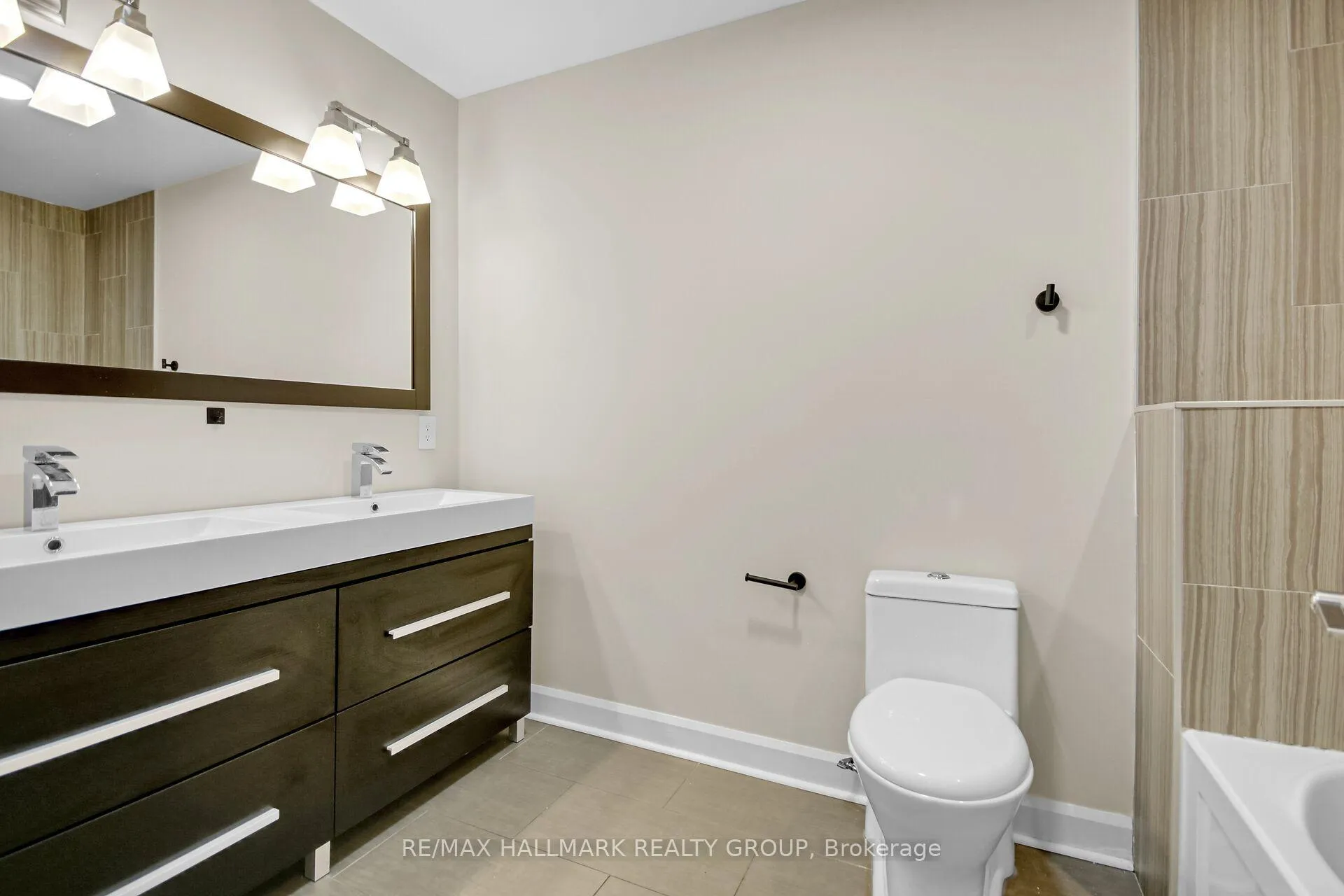 Photo 220 of 3253 Riverside Drive, Ottawa, Mooneys Bay/Revelstoke — HOMEH