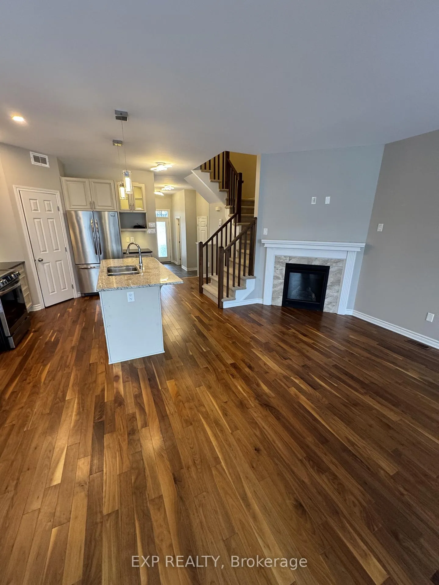 Photo 5 of 231 Brambling Way, Ottawa, Barrhaven - Half Moon Bay — HOMEH