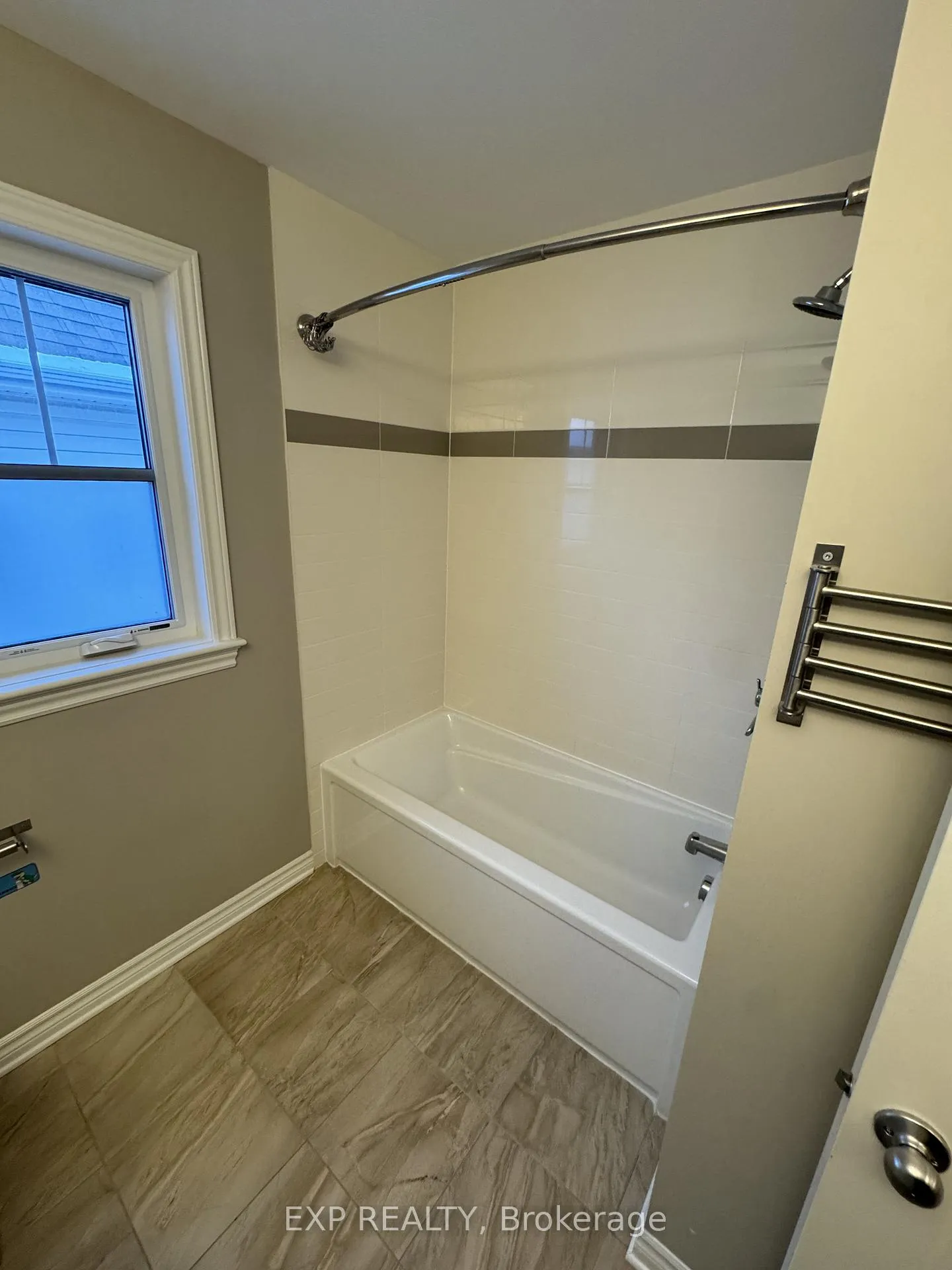 Photo 15 of 231 Brambling Way, Ottawa, Barrhaven - Half Moon Bay — HOMEH