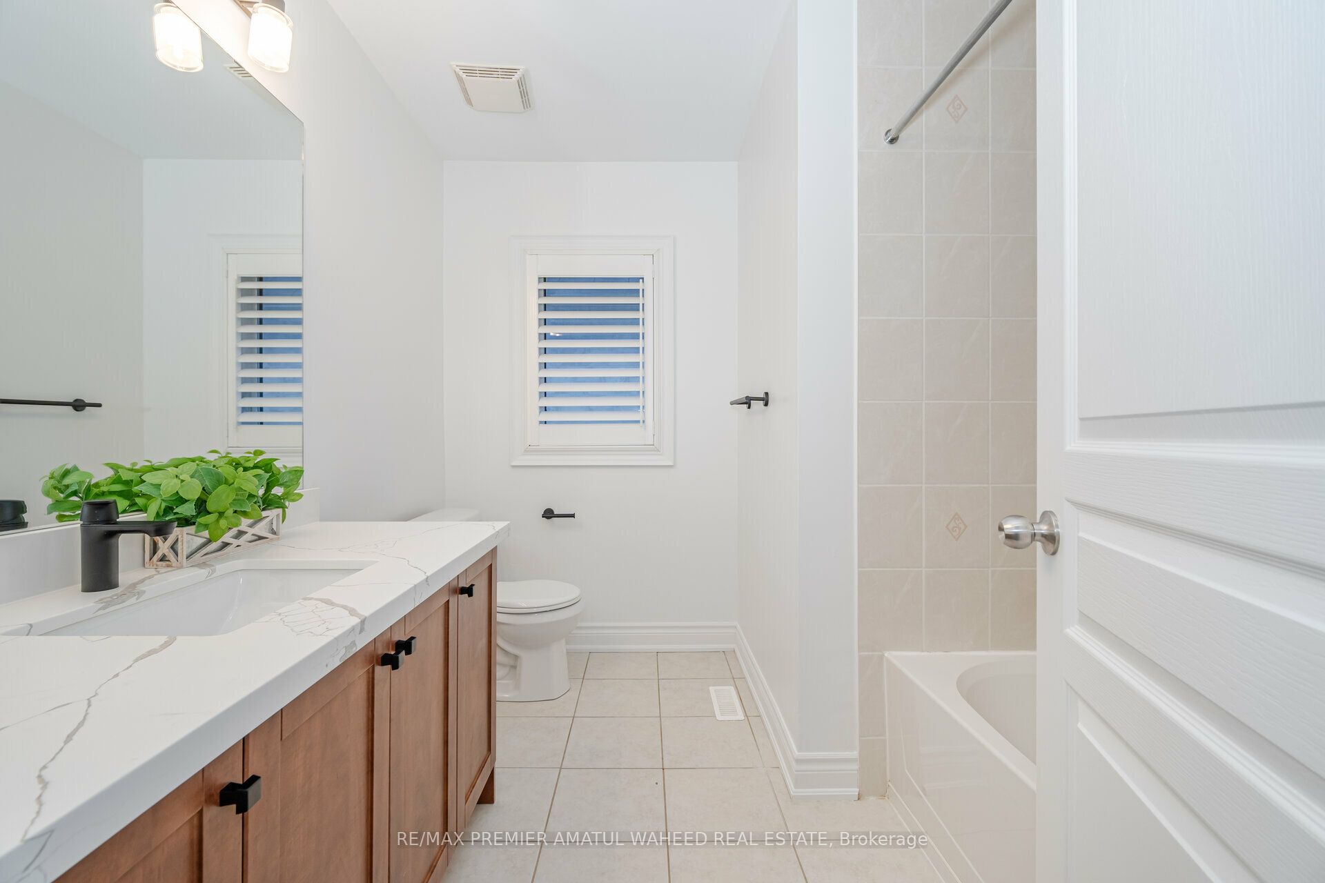 Photo 70 of 101 Algoma Drive, Vaughan, Kleinburg — HOMEH