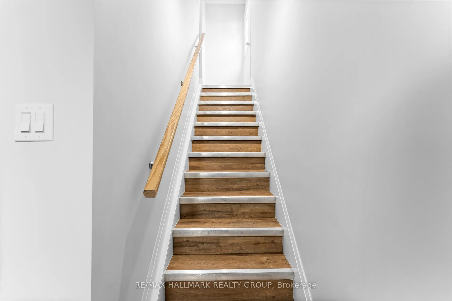 Photo 21 of Unit B, 2156 Fillmore Crescent, Ottawa, Beacon Hill North — HOMEH