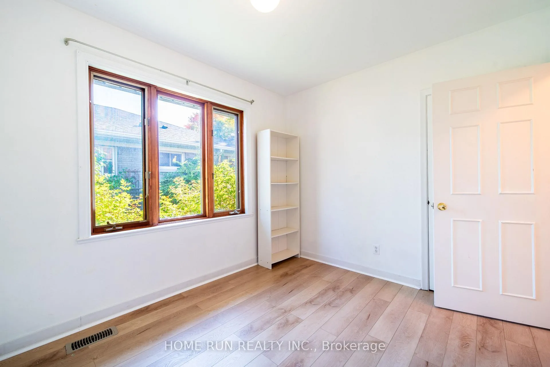 Photo 112 of 533 Browning Avenue, Ottawa, Riverview Park — HOMEH