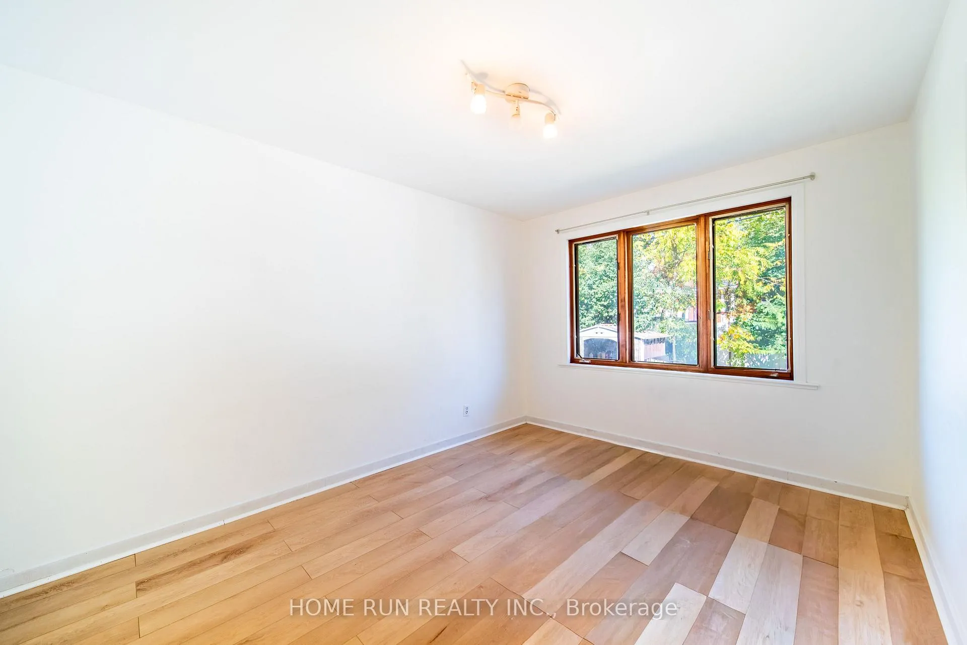 Photo 135 of 533 Browning Avenue, Ottawa, Riverview Park — HOMEH