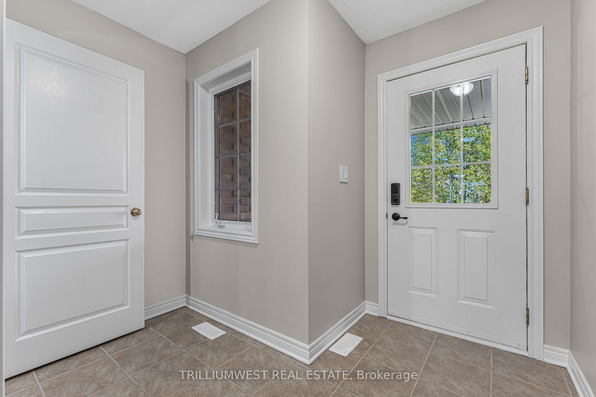 Photo 4 of 23 Natalie Court E, Thorold, Confederation Heights — HOMEH