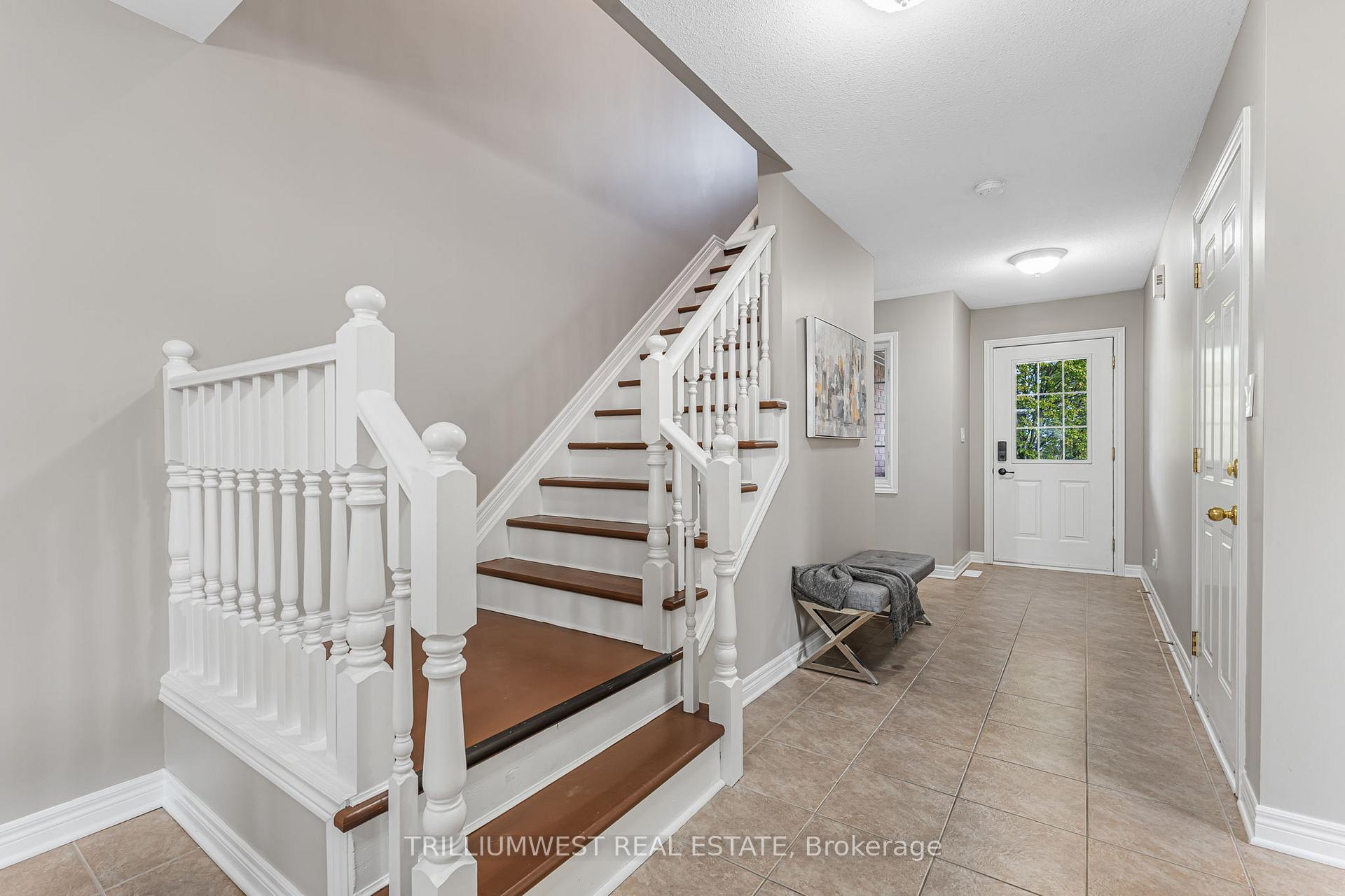 Photo 5 of 23 Natalie Court E, Thorold, Confederation Heights — HOMEH