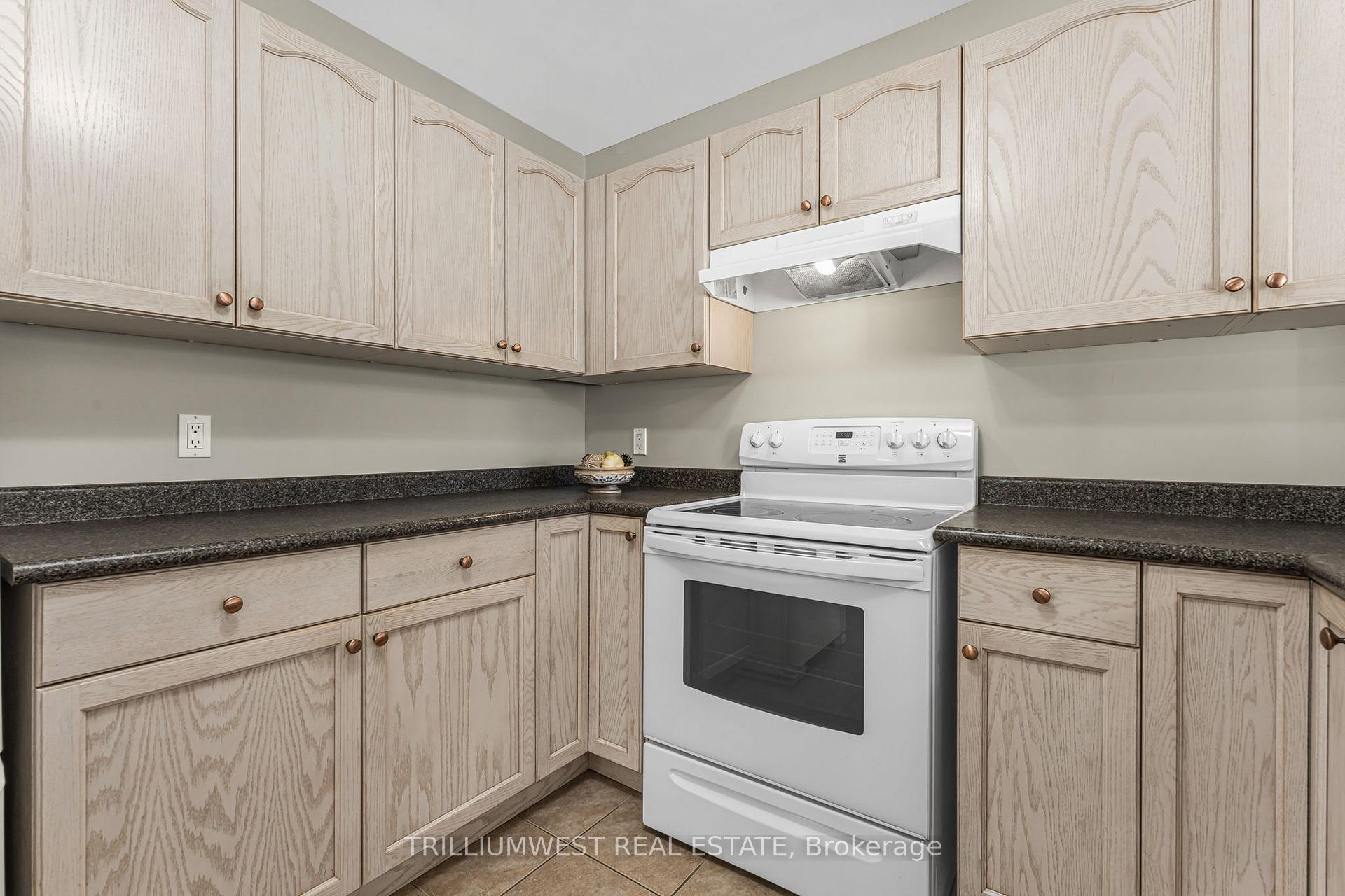 Photo 10 of 23 Natalie Court E, Thorold, Confederation Heights — HOMEH