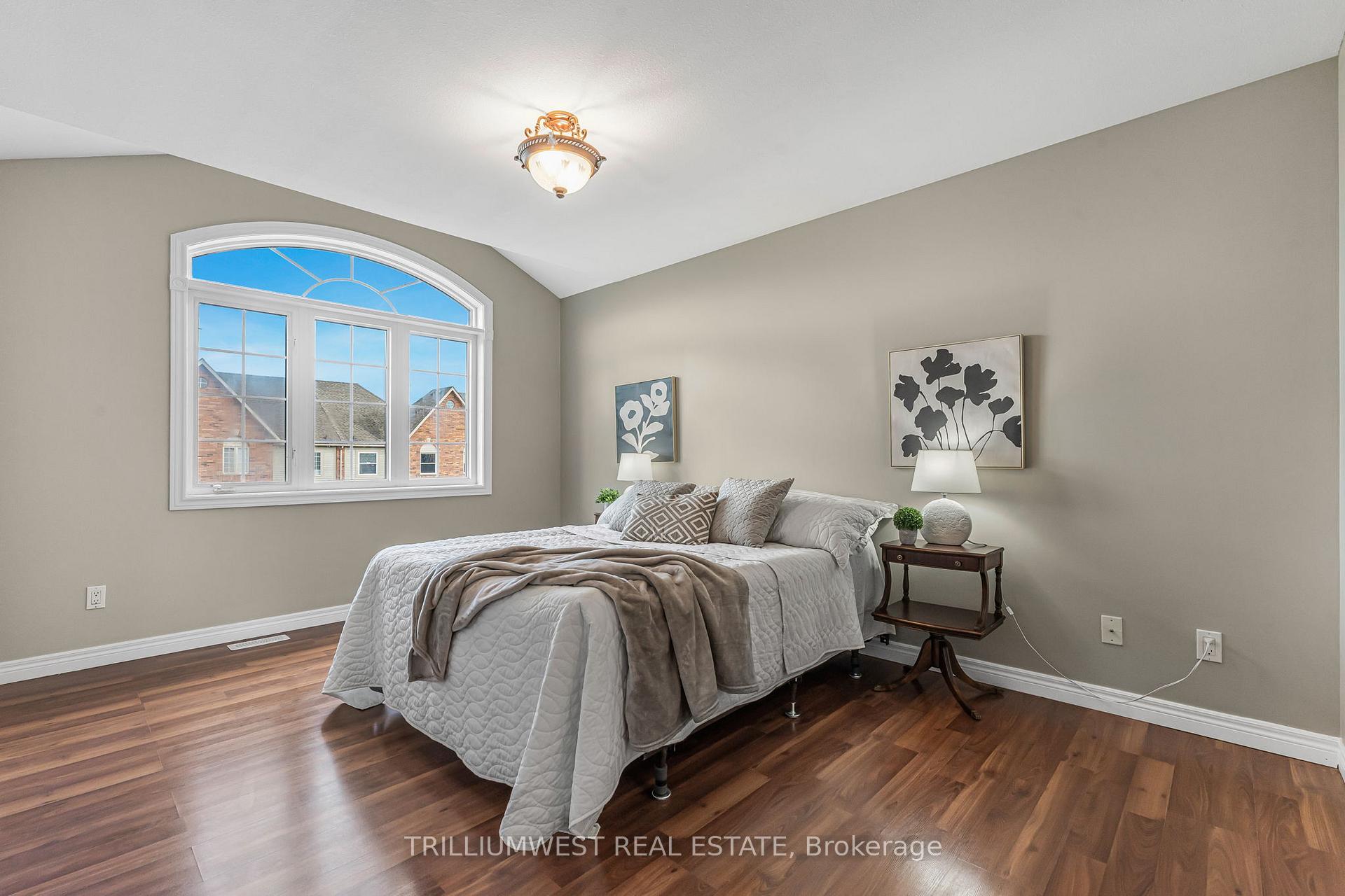 Photo 21 of 23 Natalie Court E, Thorold, Confederation Heights — HOMEH