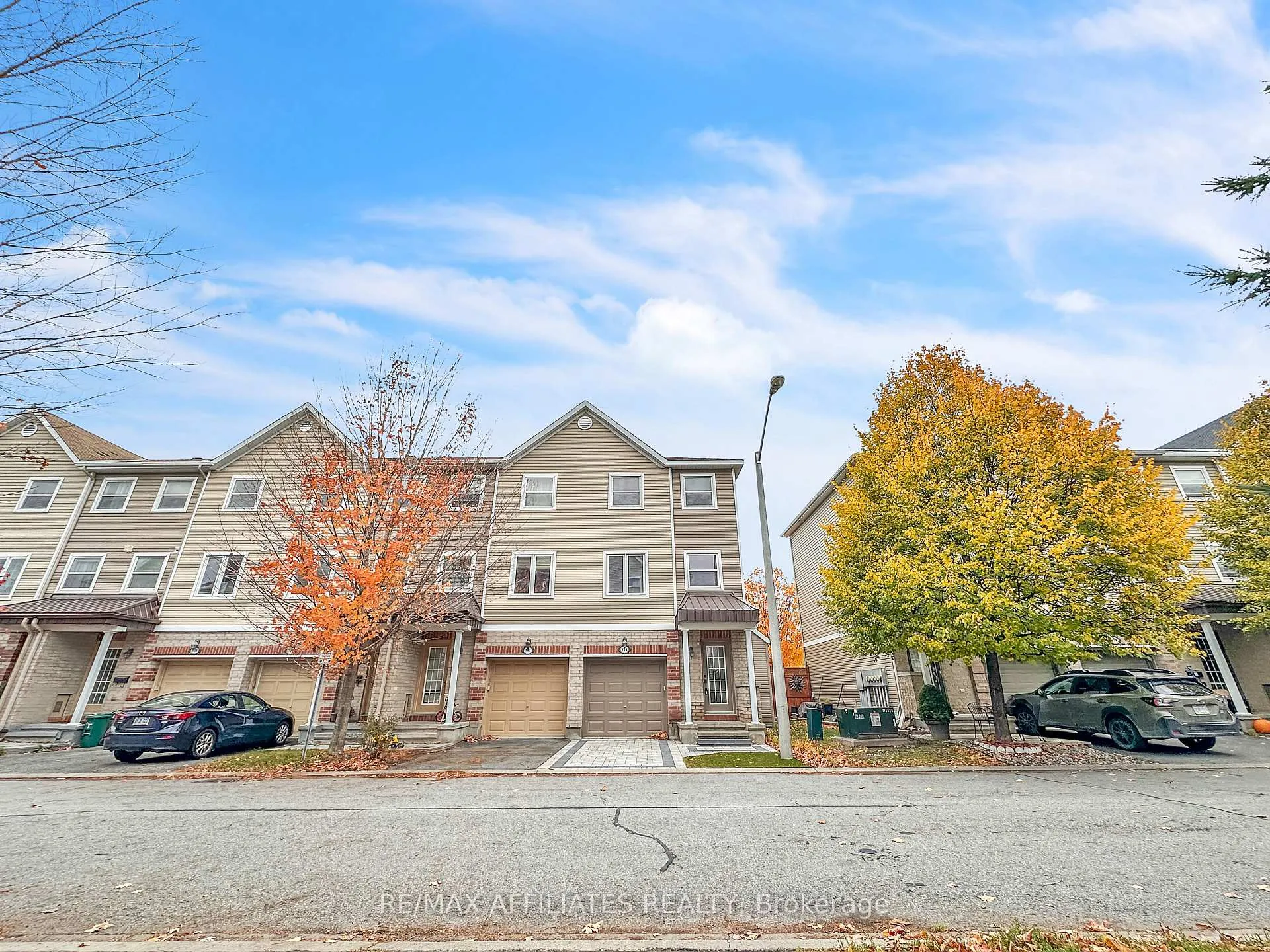 Photo 1 of 714 Sanibel Private, Ottawa, Westcliffe Estates — HOMEH