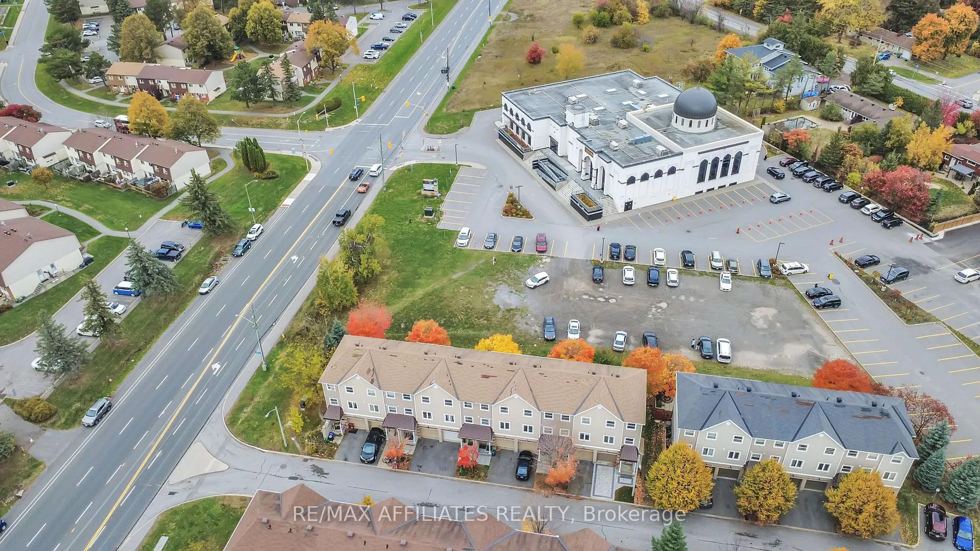 Photo 5 of 714 Sanibel Private, Ottawa, Westcliffe Estates — HOMEH