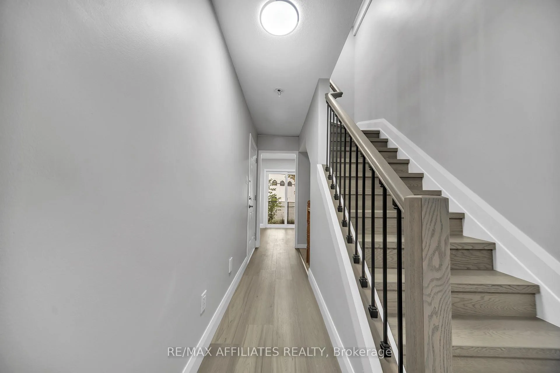 Photo 8 of 714 Sanibel Private, Ottawa, Westcliffe Estates — HOMEH