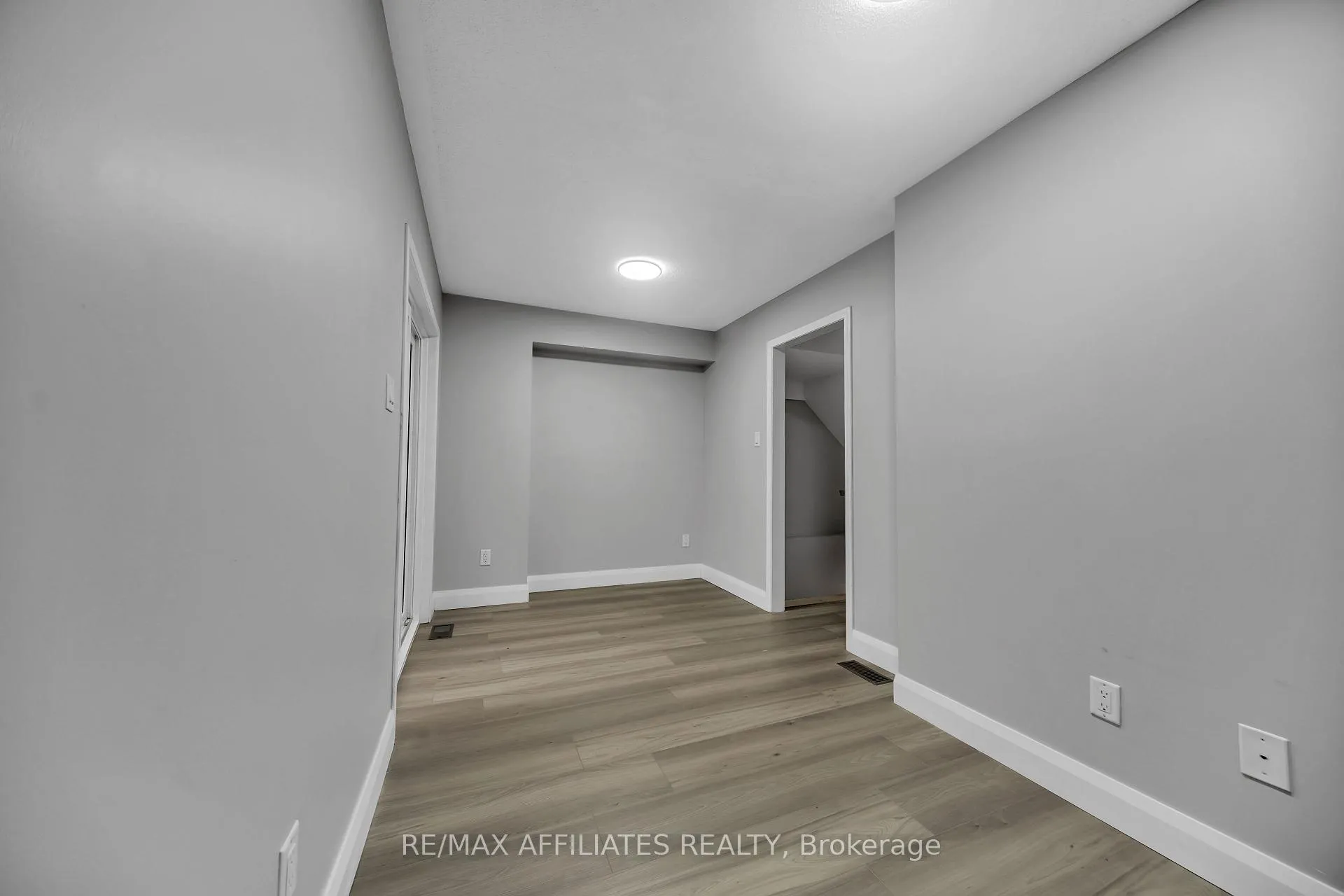 Photo 10 of 714 Sanibel Private, Ottawa, Westcliffe Estates — HOMEH