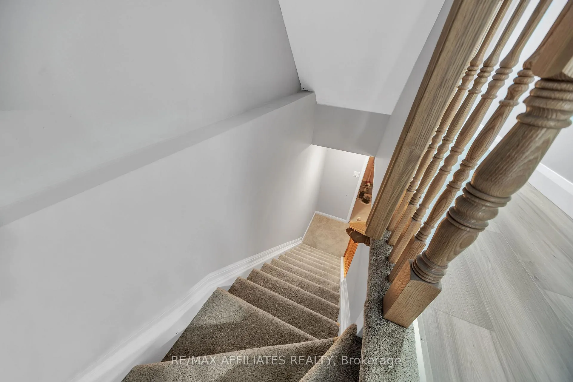 Photo 12 of 714 Sanibel Private, Ottawa, Westcliffe Estates — HOMEH