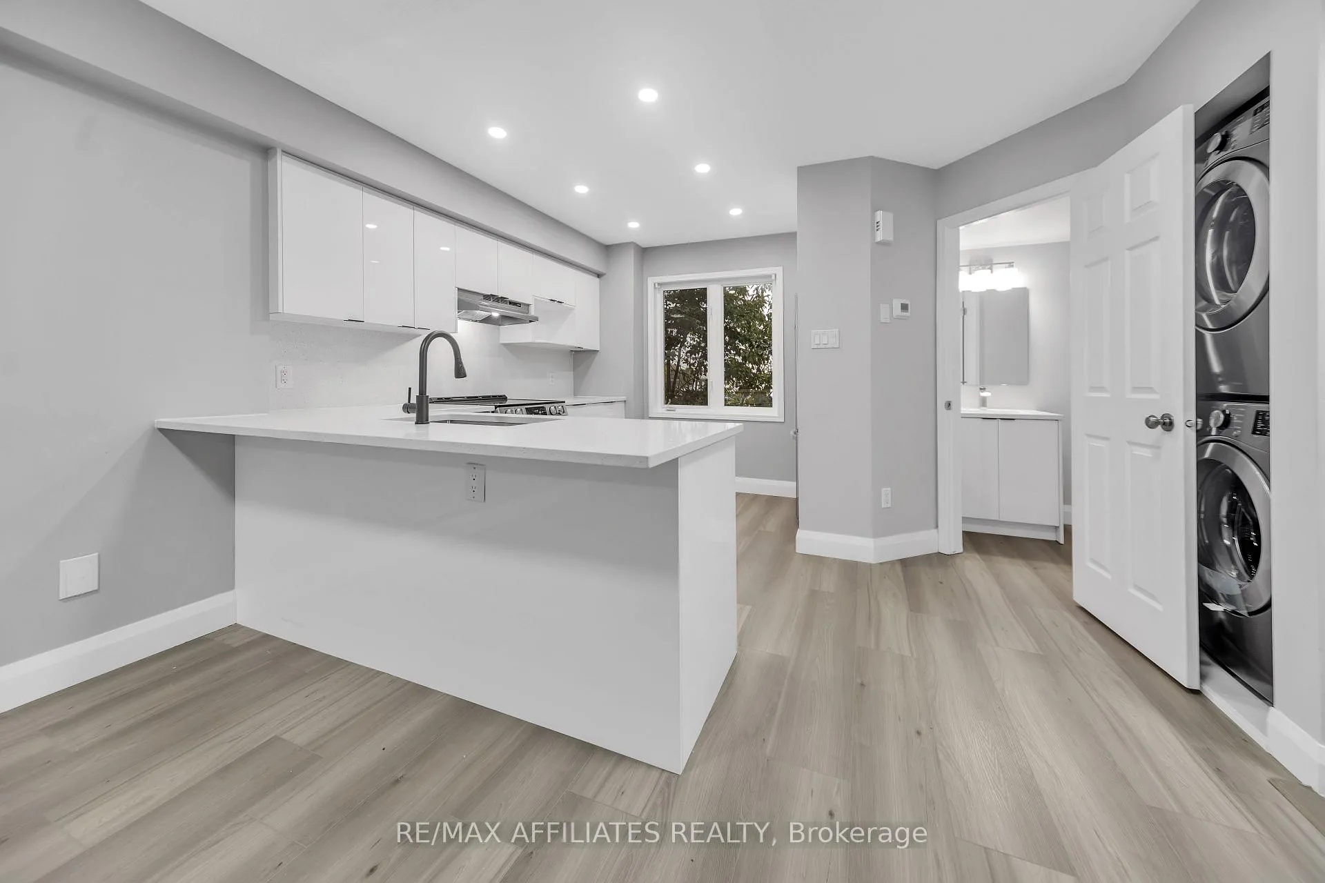 Photo 19 of 714 Sanibel Private, Ottawa, Westcliffe Estates — HOMEH