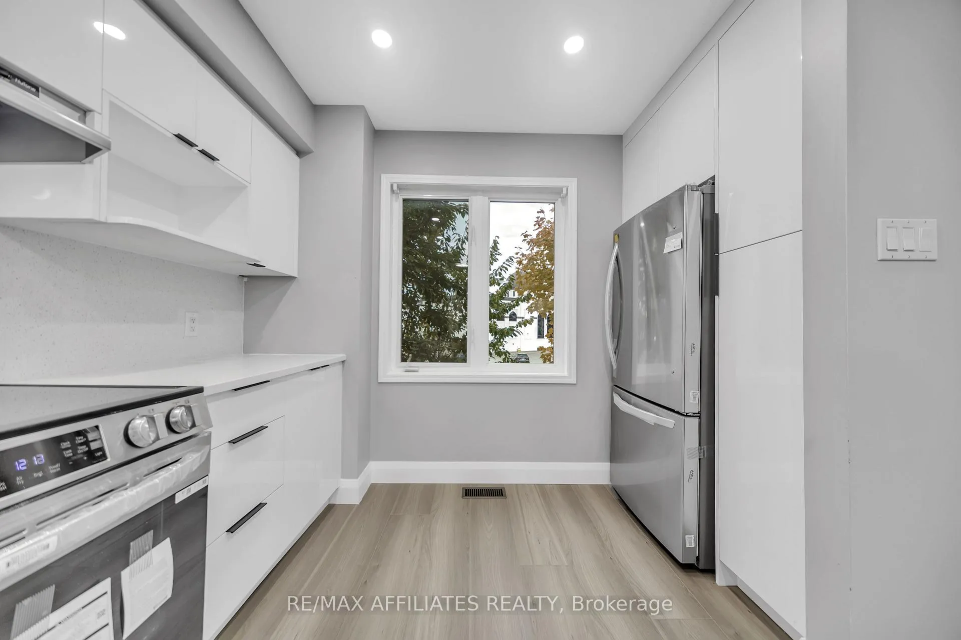 Photo 22 of 714 Sanibel Private, Ottawa, Westcliffe Estates — HOMEH