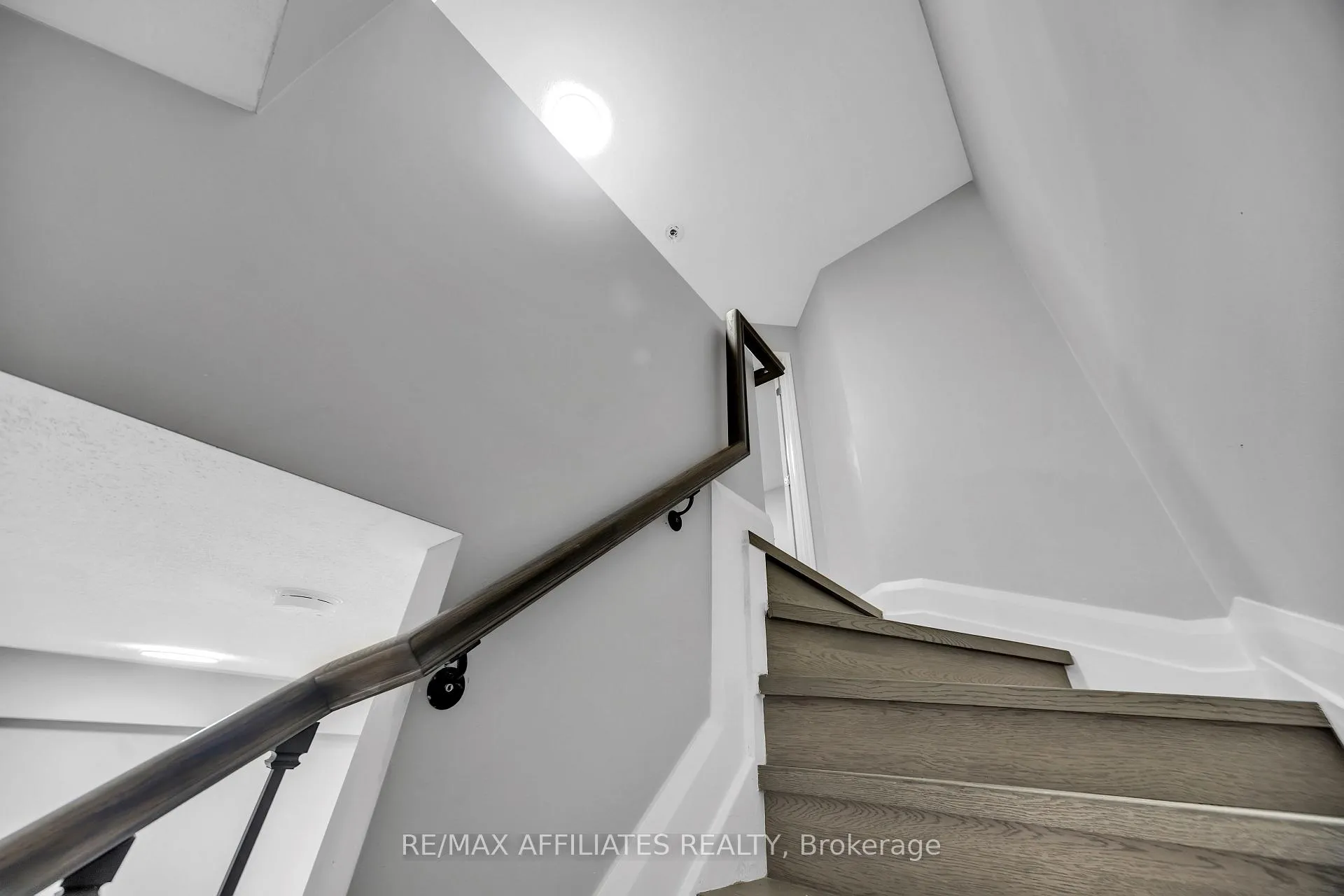 Photo 25 of 714 Sanibel Private, Ottawa, Westcliffe Estates — HOMEH